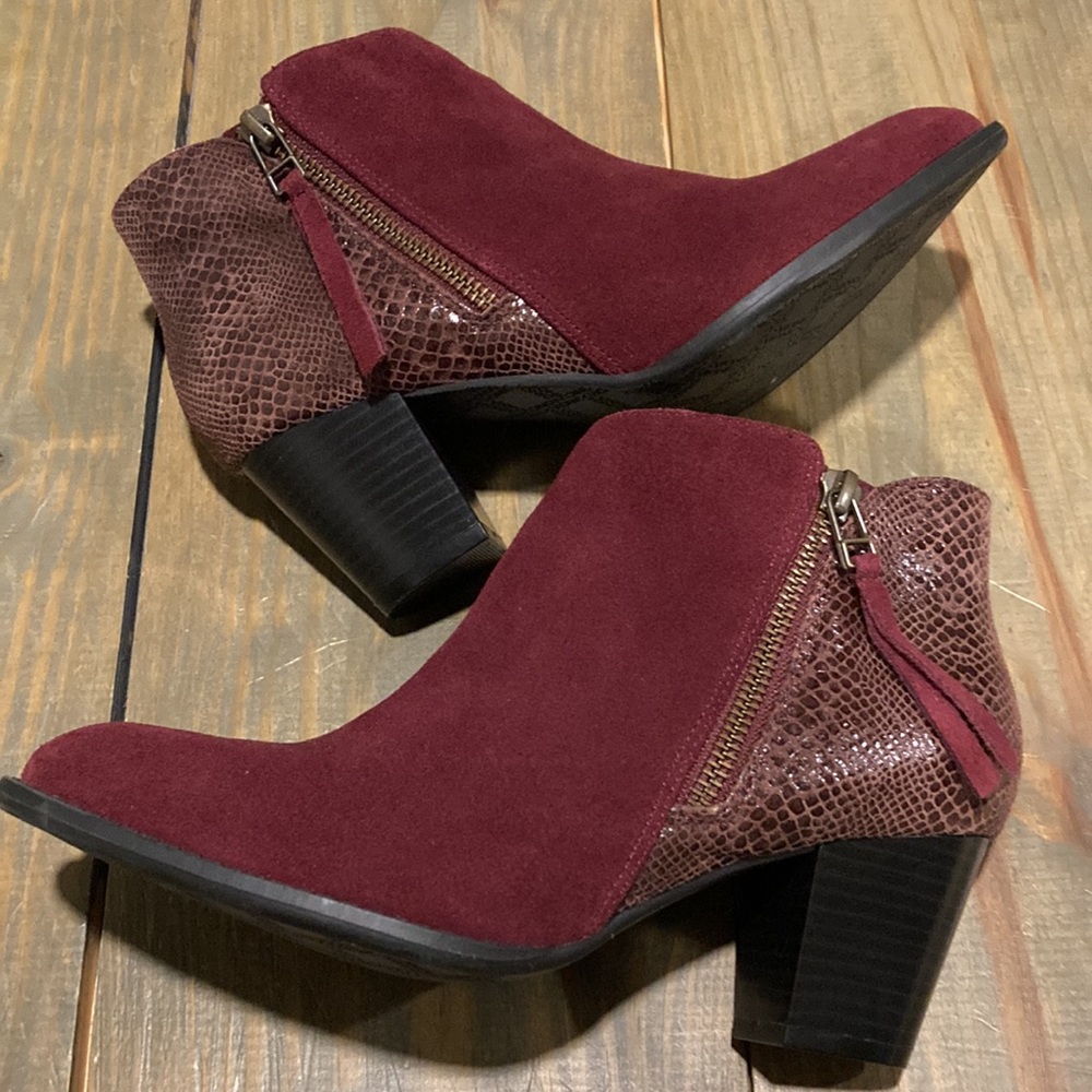 Vionic Ann Merlot Snake Bootie